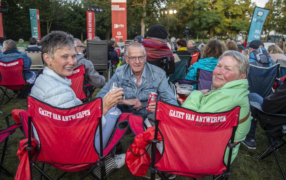 Maria, Joan en Jo zijn fans van Verklapt. “Dit is onze derde van deze zomer.”  