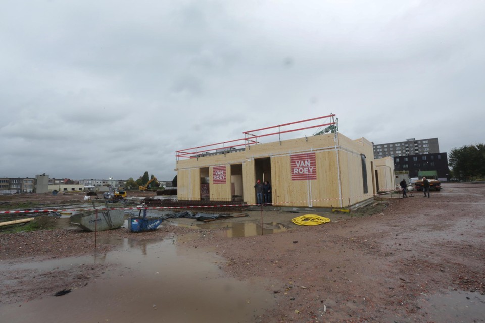 De nieuwe zorgcampus wordt gebouwd op de vroegere oefenvelden van Germinal. Het buurthuis Jeugd en Cultuur, ook op de site, krijgt een nieuw lokaal. 