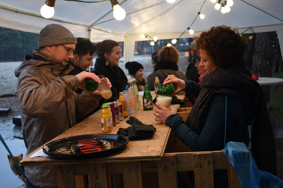 Een sfeerbeeld van een verenigingsactiviteit voor de coronacrisis.