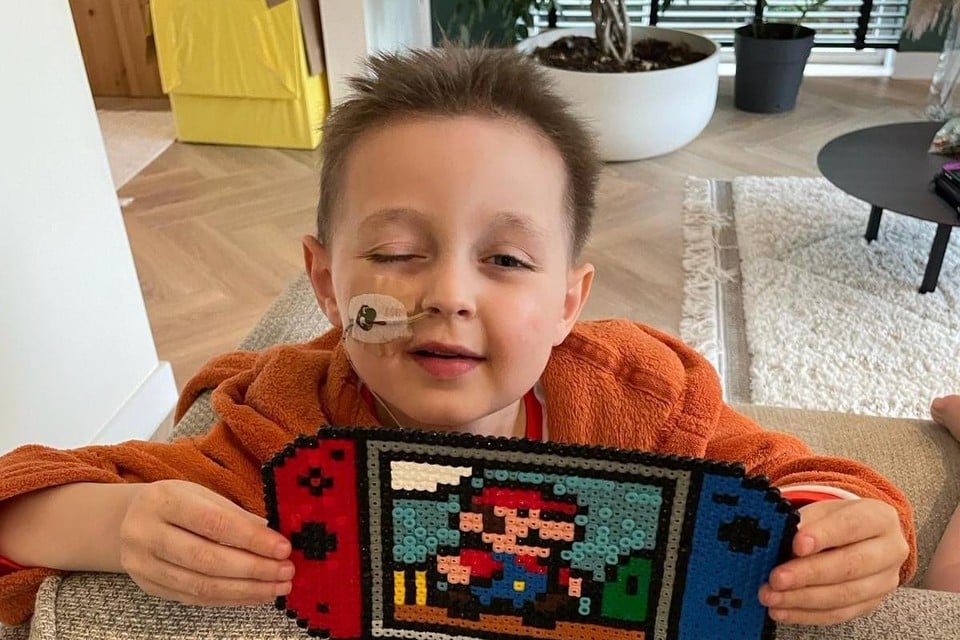 Lowie hield zich op het laatst graag samen met zijn papa met strijkparels bezig, in de thema’s die hem interesseerden, zoals Nintendo en Super Mario waar hij heel erg fan van was.