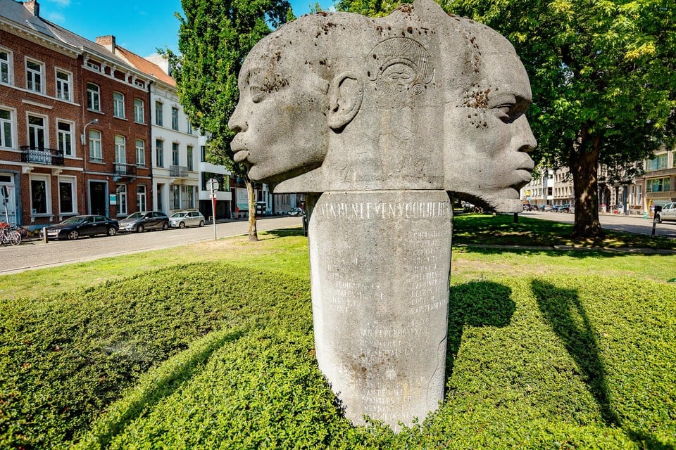 Dit standbeeld op de Schuttersvest verwijst naar het wrede koloniaal verleden van ons land in Congo.