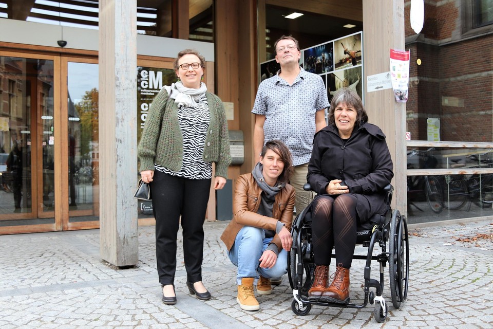 Heidi Degerickx van het Netwerk tegen Armoede met Natasja Lories, Daevy Amerlynck en Tinne Croisieau.