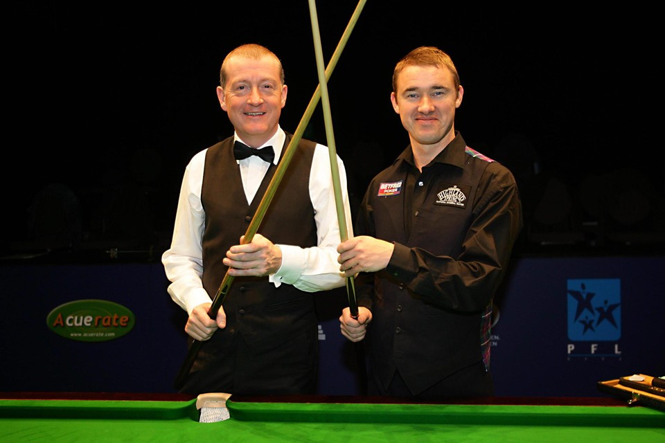Stephen Hendry (rechts) met zijn oude rivaal Steve Davis.