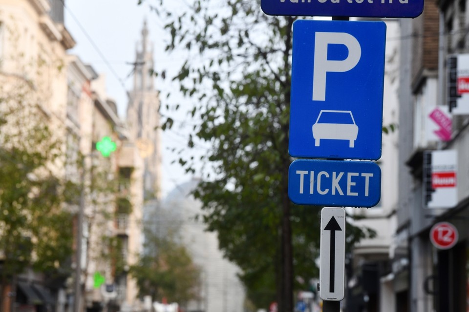 Wie voor zijn werk geregeld met de wagen in Antwerpen moet zijn, kan voor bepaalde tariefzones een ticket kopen van een week of vier weken.