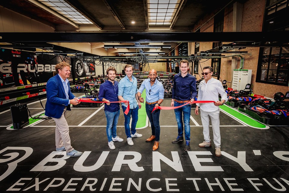 In het meer dan 7.000 vierkante meter grote complex op de vroegere Huyghebaert-site worden verschillende activiteiten gebundeld.
