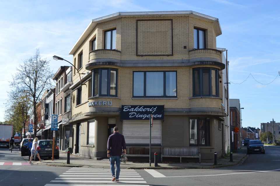 De warme moederbakkerij in Nijlen, dit jaar nog verkozen door lezers van Het Nieuwsblad tot beste bakker van Nijlen, is ook dicht. 