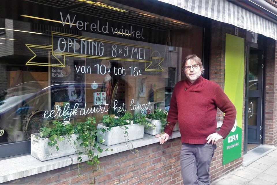 Miel Van de Weyer voor de wereldwinkel in Schelle.