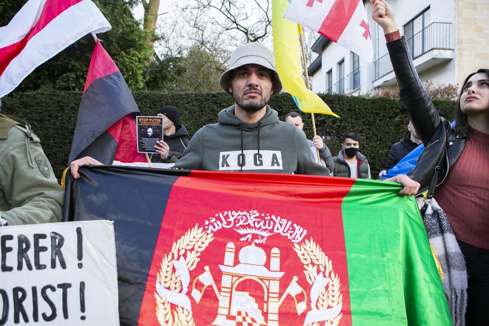 Afghaanse Belg Koga Sinzai kwam zijn steun betuigen aan het Oekraïense volk.  