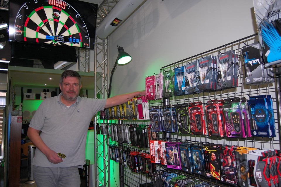 Fahrenheit baseren marge Jake opent eigen dartswinkel omdat zijn dartsclub een gigantisch succes  werd: “Ik wil mensen behoeden van online miskopen” (Kruibeke) | Gazet van  Antwerpen Mobile