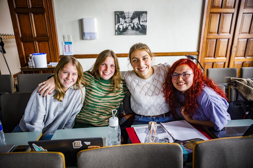 Studenten toegepaste psychologie aan Thomas More, Elien (20) uit Laakdal, Jani (20) uit Breendonk, Merle (21) uit Hulshout en Caro (20) uit Elewijt.