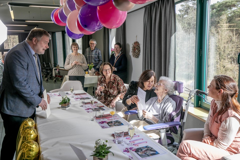Burgemeester Luc Van Hove bracht de groeten van de koning en koningin over.
