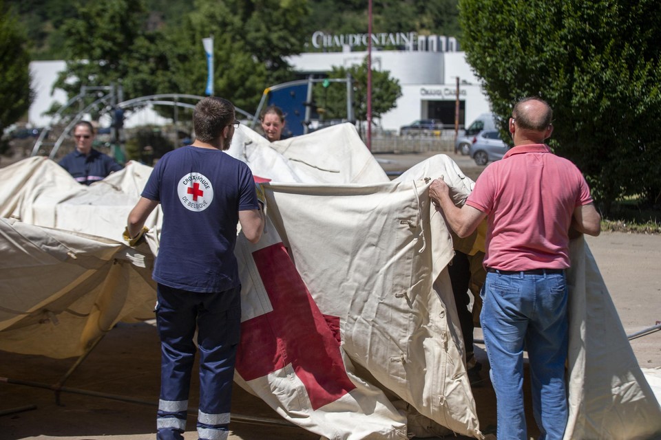 Het Rode Kruis aan het werk in Chaudfontaine. 