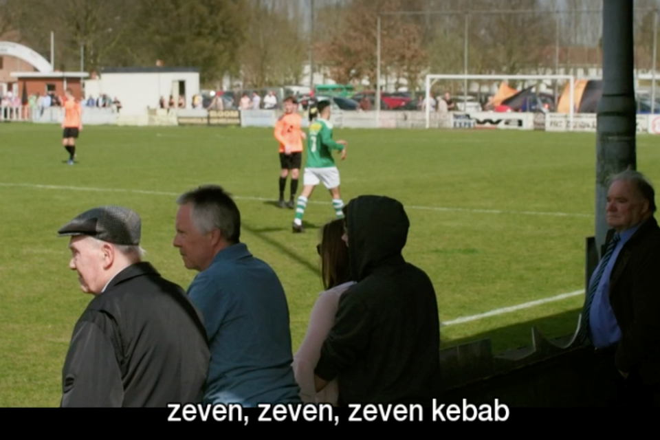 De beelden vanop de voetbaltribune van SV Willebroek, te zien in het Canvas-programma FC United, werden in de Willebroekse gemeenteraad als schokkend omschreven.