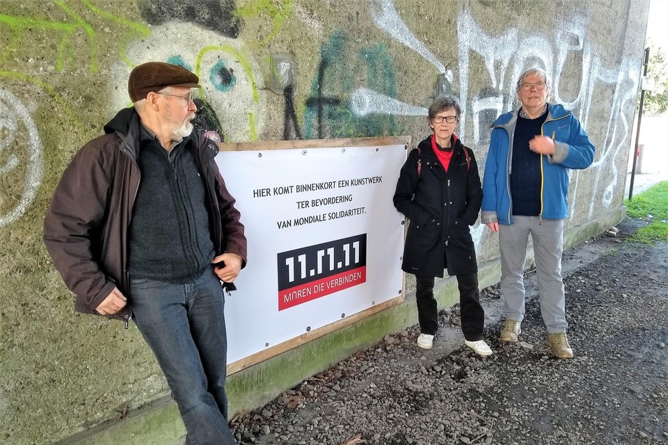 Paul Colman, Lieve Smet en Jacques Braem van 11.11.11 Lokeren willen op deze plek een muurschildering organiseren.