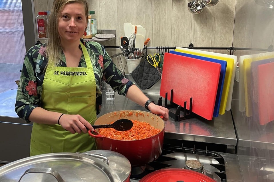 Sarah kookt voor haar klanten zoals ze dat vroeger van haar mama geleerd heeft.