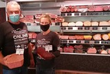 thumbnail: Patrick Haesendonckx en Liesbeth Mertens van Slagerij Vandecruys zijn trots op hun nieuwe streekproducten kipkap en ossebil.