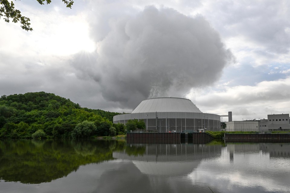 Neckarwestheim 2 in Baden-Württemberg, een van de laatste drie Duitse  kerncentrales, blijft misschien toch langer open dan gepland. 