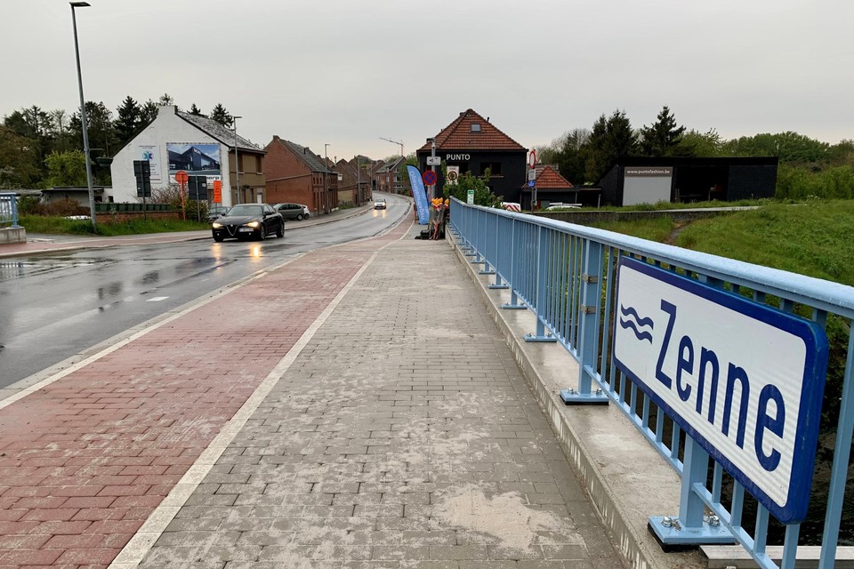 Autoverkeer kan opnieuw over de Hombeekse Zennebrug.