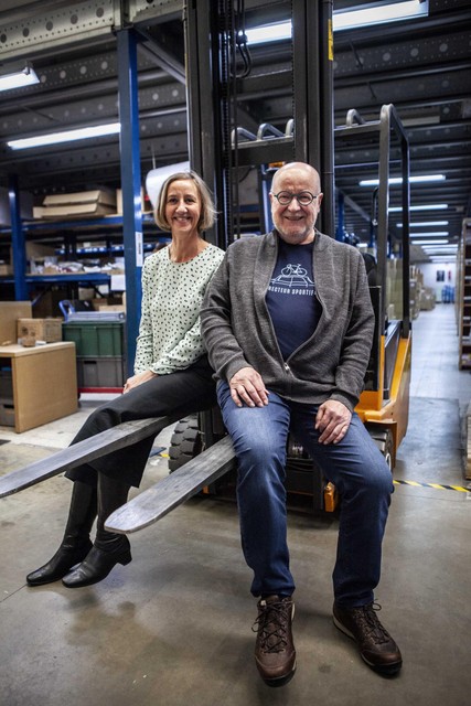 Afscheidnemend directeur René Claes en zijn opvolgster Lieve Verbrugge. 