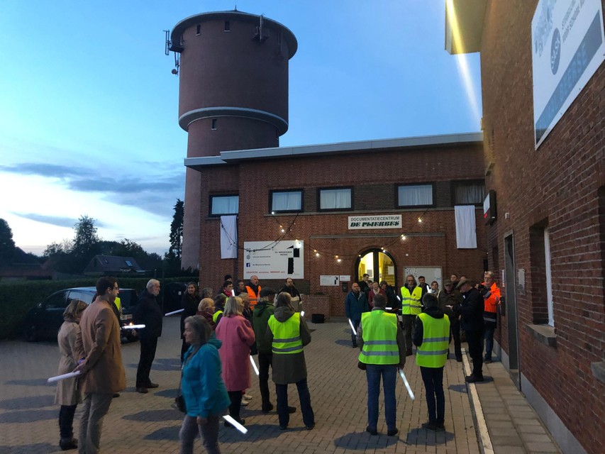 Het gezelschap hield halt bij armoede-organisatie De Watertoren in de Boudewijnstraat in Beerse.
