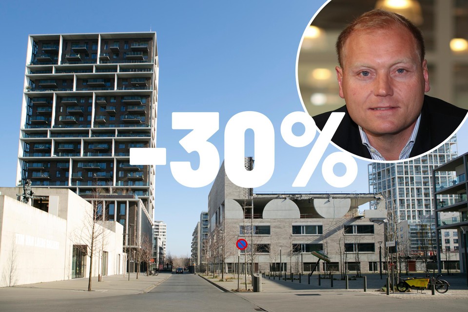 Op Nieuw Zuid in Antwerpen wordt nu volop gebouwd, maar het aantal vergunningen voor appartementen in de Vlaamse centrumsteden is vorig jaar met maar liefst 30% gedaald.