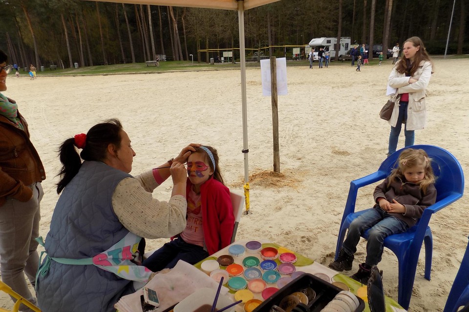 De buitenspeeldag kan dit jaar weer niet doorgaan op De Lilse Bergen. De jeugddienst lanceert als alternatief uitdagingen voor de jongeren.