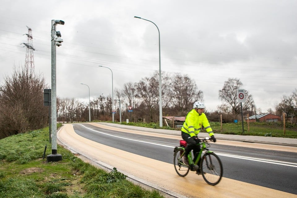 Te snelle e-fietsers riskeren nu ook een boete. 