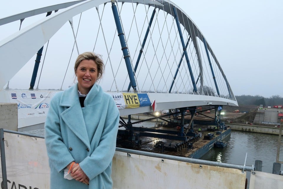 Ook minister Annelies Verlinden wilde dit voor Schoten historische moment niet missen.
