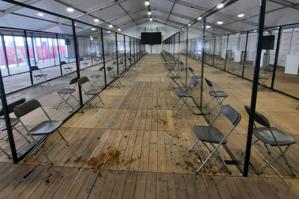 De wachtruimte voor na de vaccinatie.