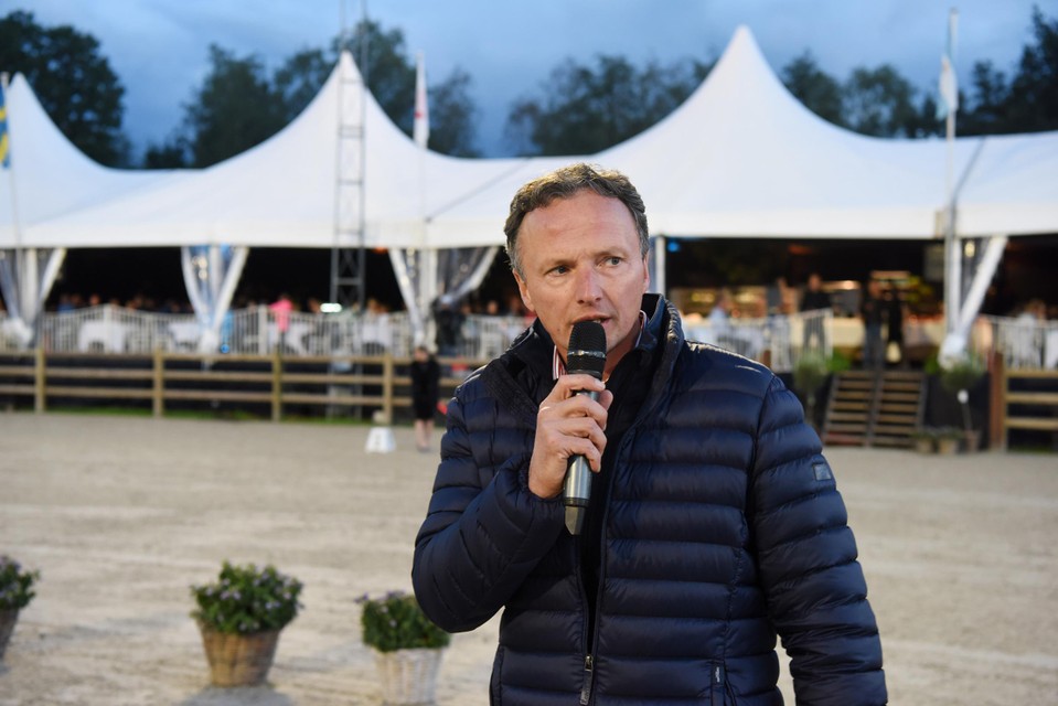 Victor Theeuwes zal de nieuwe eigenaar nog mee een jaar begeleiden.