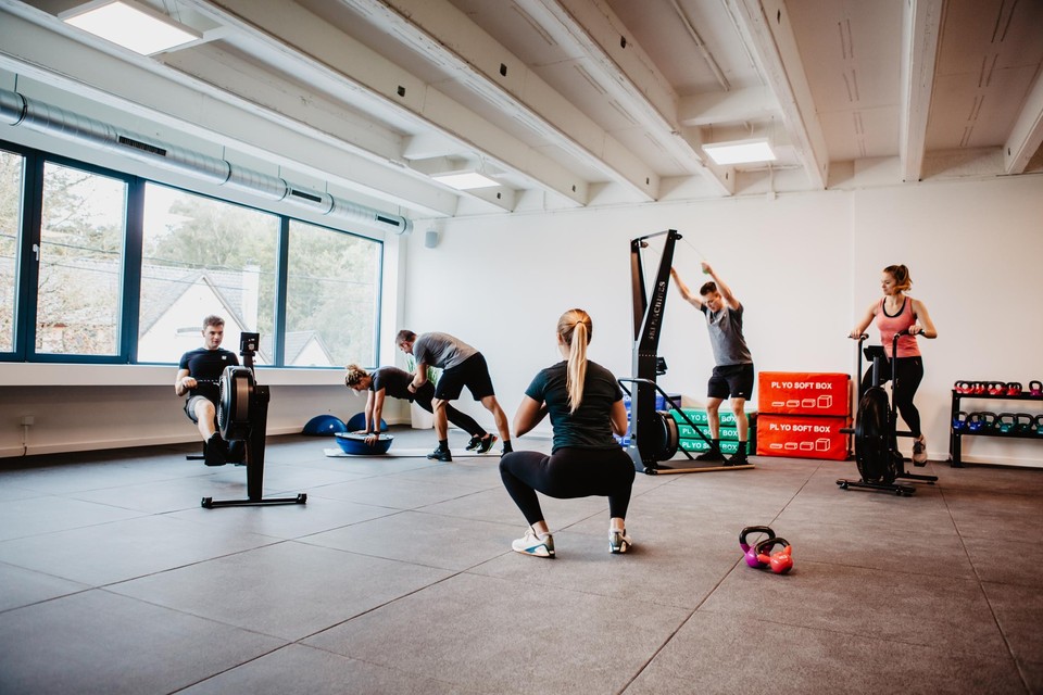 Een van de ruimtes voor groepslessen in het nieuwe sport- en gezondheidscentrum BeBalanced.