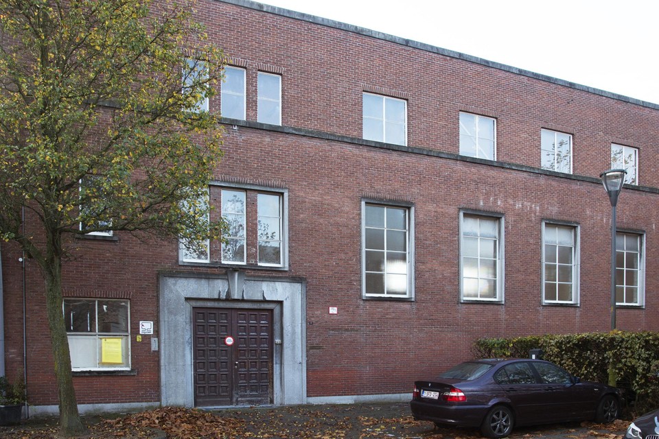 Het bestaande poortgebouw in de Prinsenstraat wordt gesloopt.