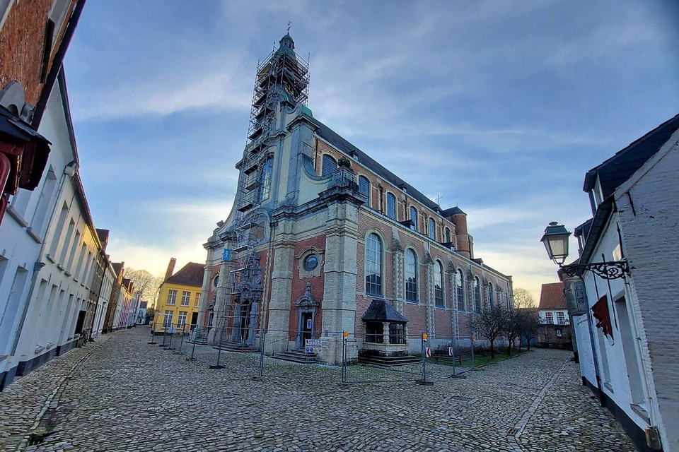 De Sint-Margaretakerk in het begijnhof.