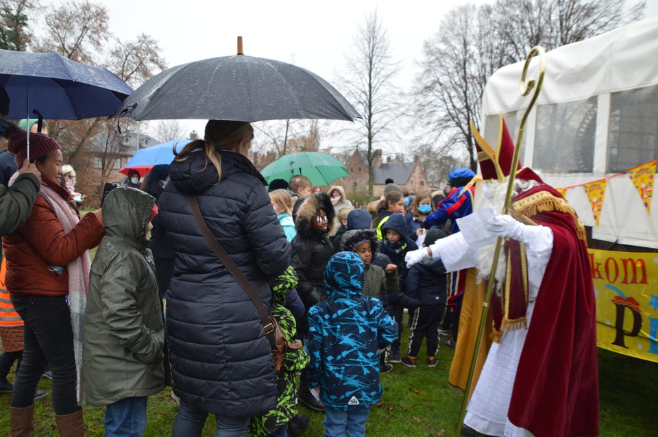 Sinterklaas nam zijn tijd.