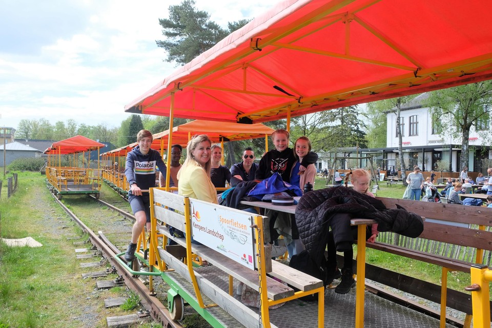 Bij Perron Noord nemen de spoorfietsen hun keerpunt.
