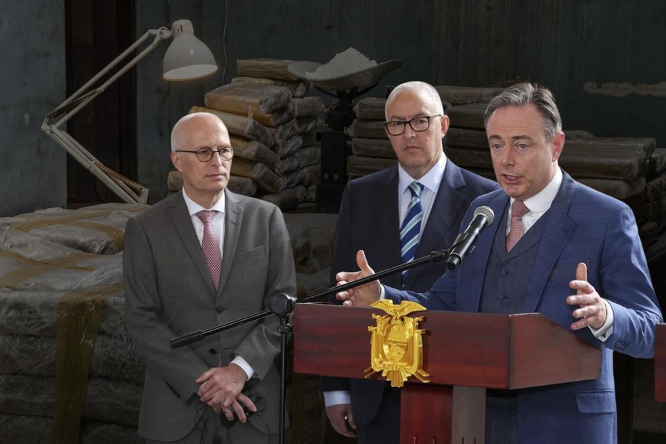 Burgemeester De Wever met zijn collega’s Tschentscher (Hamburg) en Aboutaleg (Rotterdam) in Ecuador. fotomontage GVA