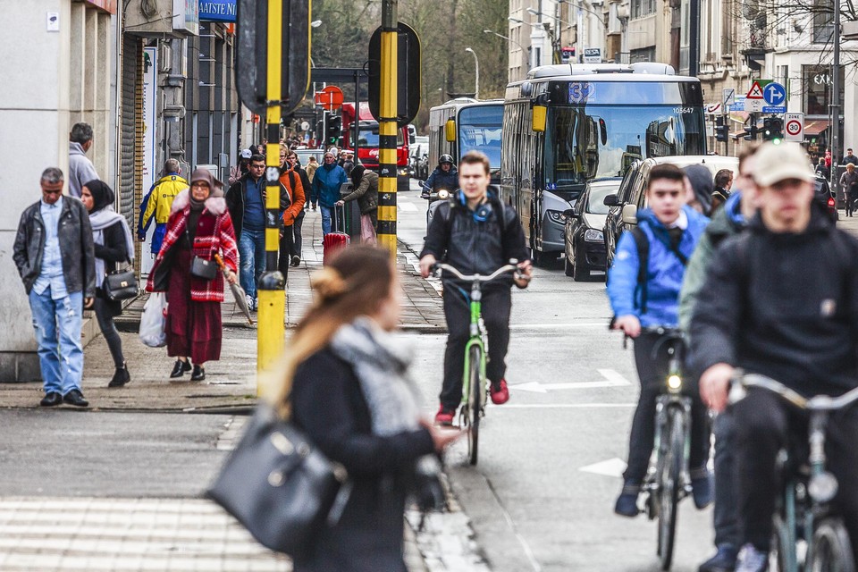 Gemeenten zouden het geld kunnen gebruiken om nieuwe fietspaden te leggen, of bestaande fietspaden opnieuw te leggen.