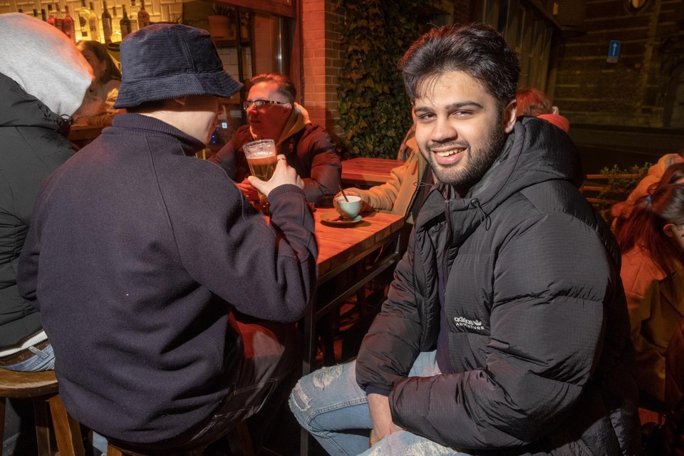 Gpal Lahou drinks himself on the terrace of café Barracuda to go down to dancing Red & Blauw later in the evening 