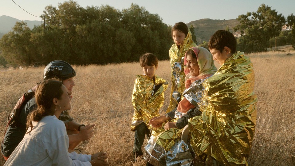 In de openingsfilm ontmoet Melati jongeren die de wereld willen veranderen.