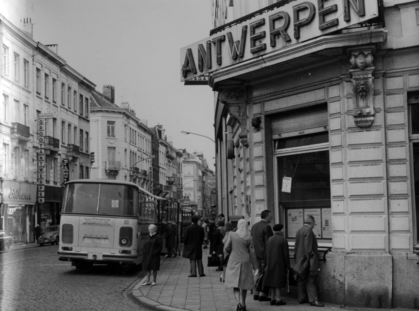 Een beeld van de oude redactielokalen en drukkerij van Gazet van Antwerpen in de Nationalestraat. Ook van daaruit vertrokken dagelijks fotografen om beelden te maken.