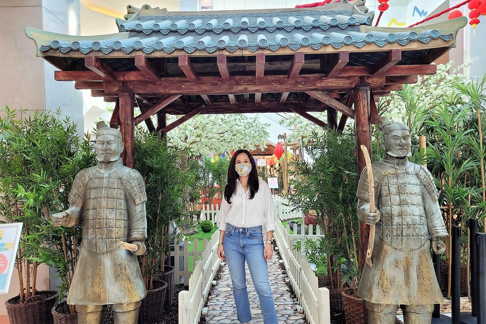 Welkom in de Chinese Tempel, uitzonderlijk dichtbij te fotograferen in het shoppingcenter van Wijnegem, waar terracottakrijgers de wacht houden..