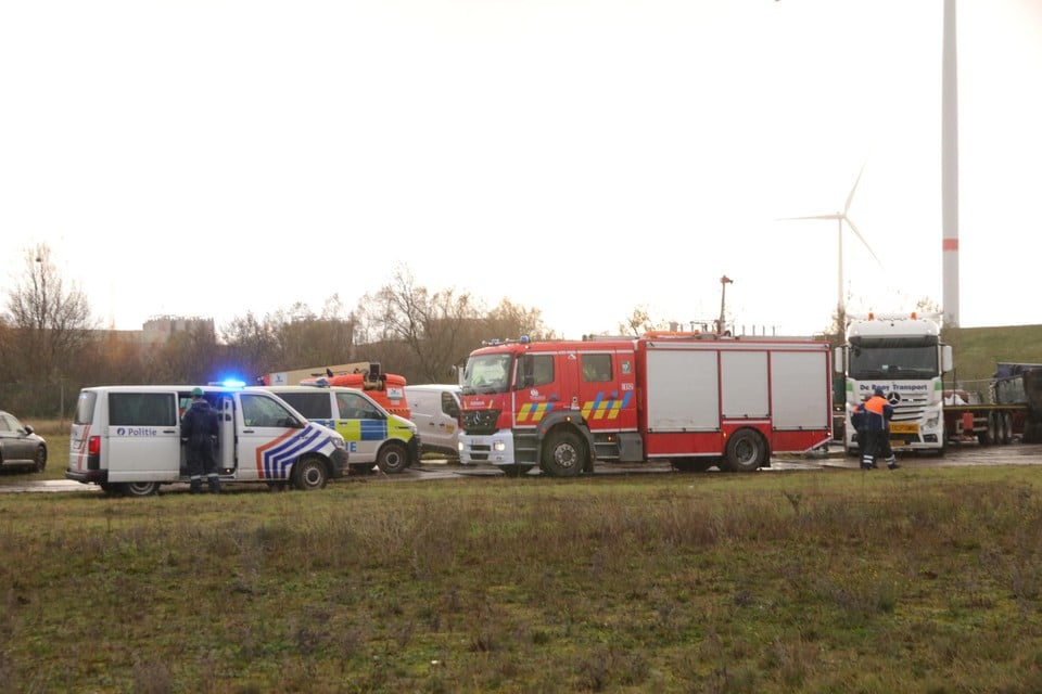 Arbeider Gewond Nadat Kraan Tijdens Lossen Van Vrachtwagen Valt  (Beveren-Waas) | Gazet Van Antwerpen Mobile