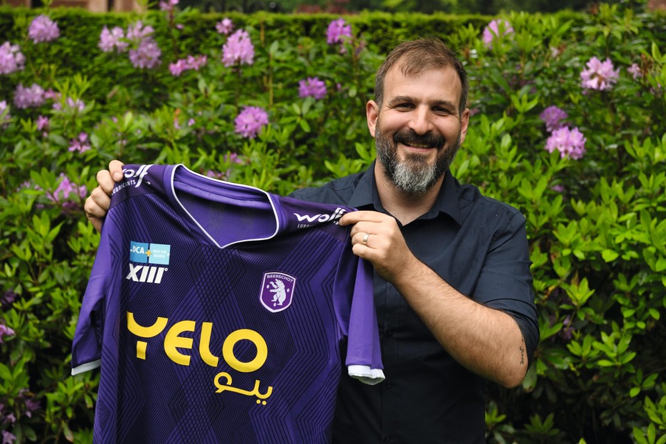 Na een lange zoektocht heeft Beerschot een nieuwe hoofdcoach gevonden. De 38-jarige Andreas Wieland tekende gisteravond een contract voor twee seizoenen en moet Beerschot opnieuw naar 1A proberen te loodsen.  