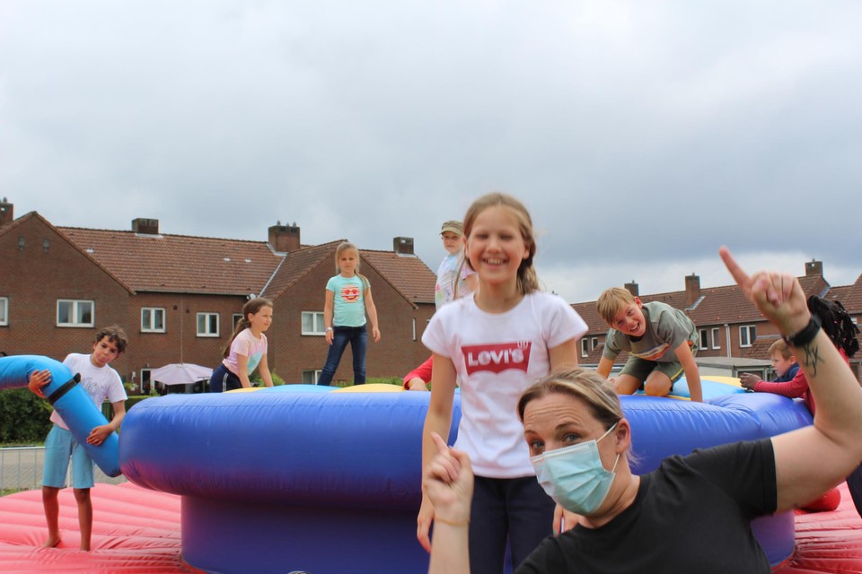 Feline en Sylvia voor de Fightplace.