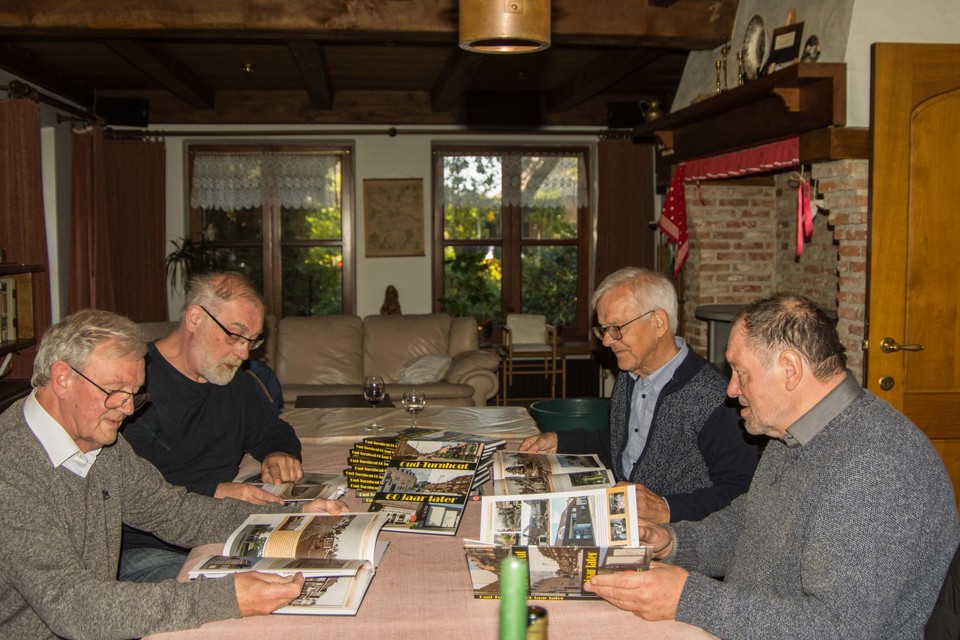 Het redactieteam met Hugo Miguet, Herman Verstraelen, Jef Van Gorp en Jan Sels is trots op het eindresultaat. 