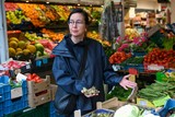 thumbnail: Daphne Aalders van Food For Foodies organiseert in het kader van Berchem Bazaar nieuwe, culinaire wandelingen in de Statie- en de Driekoningenstraat.