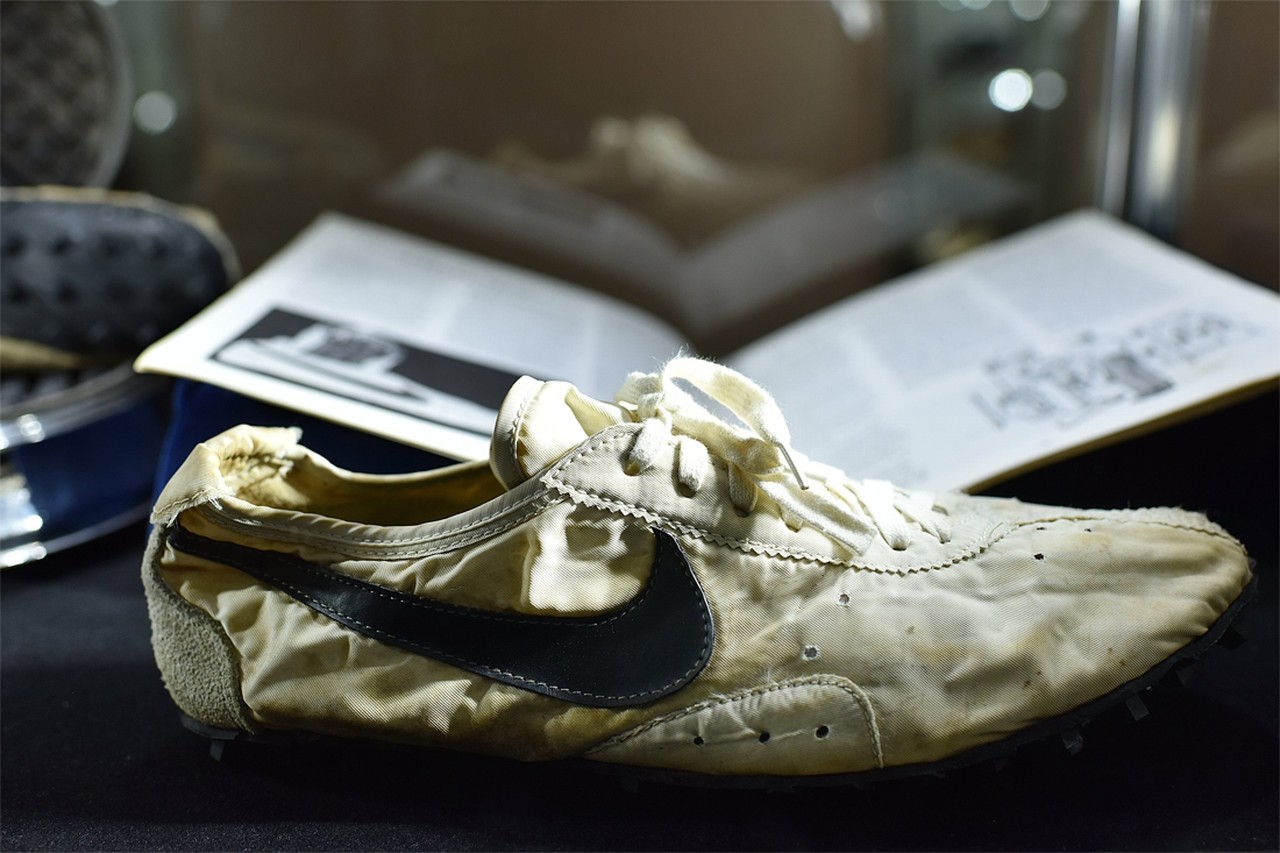 Terugroepen Perceptueel Haringen Oude schoen van Nike levert bijna 400.000 euro op | Gazet van Antwerpen  Mobile