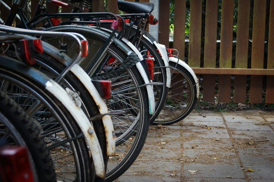 Een vrouw had haar gesloten fiets online te koop zien staan en een afspraak gemaakt met de dader.