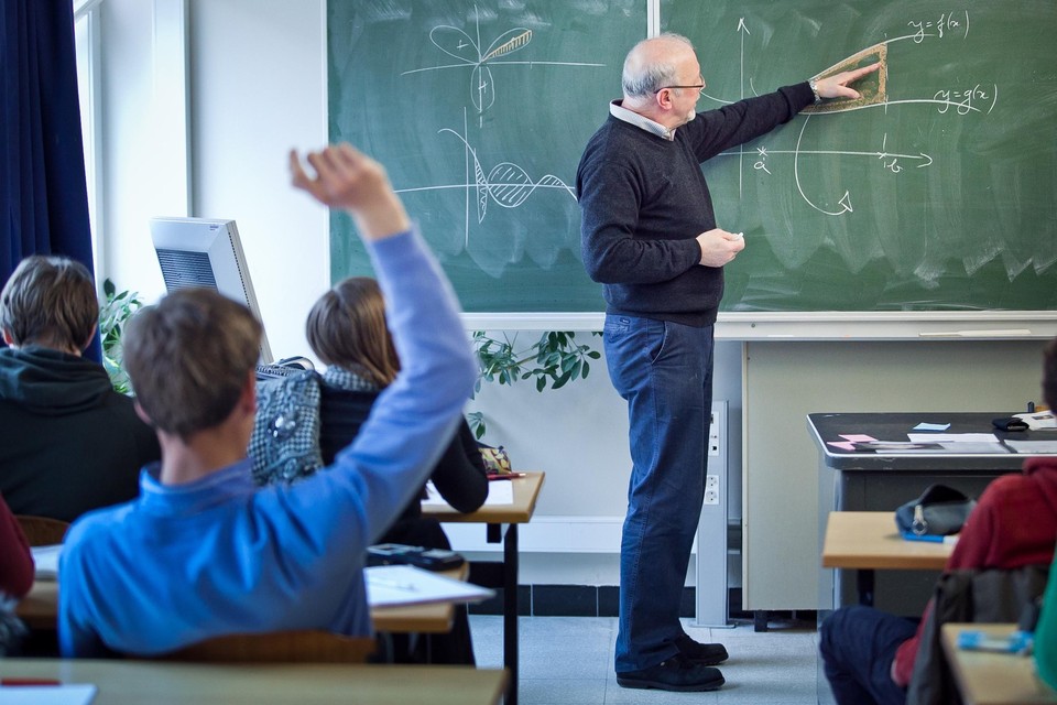 De scholen zijn blij met het geld, maar hekelen de timing van Weyts. Alle lessenroosters moeten nu worden herbekeken.