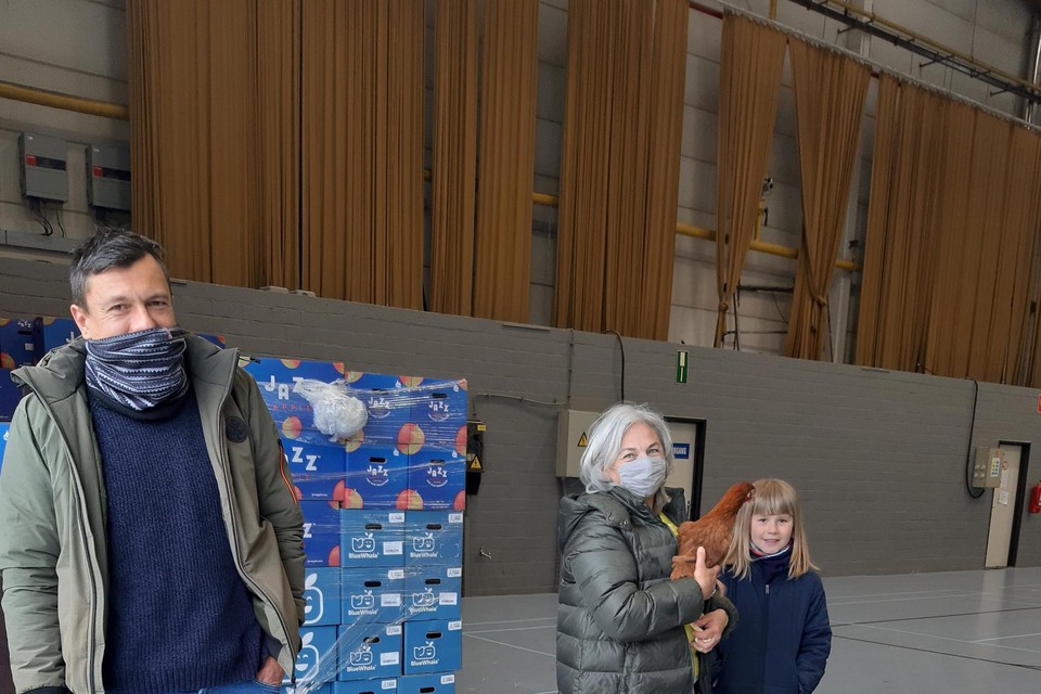 Als onderdeel van het preventiebeleid rond afval, organiseert de gemeente Putte tweejaarlijks een kippenverkoop.